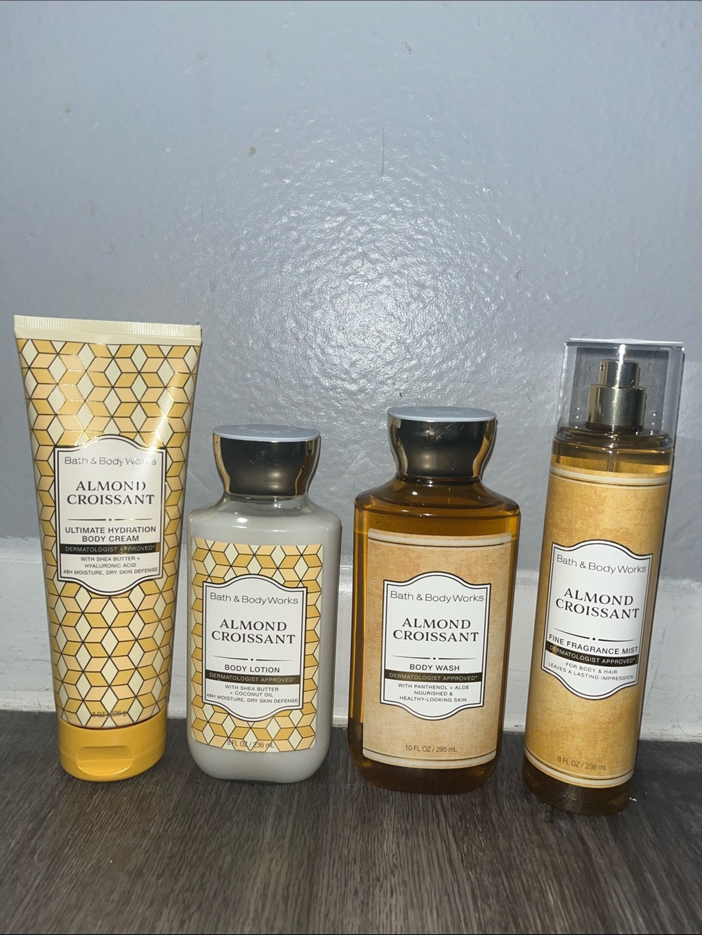 Bath & Body Works Almond Croissant Body Care Set